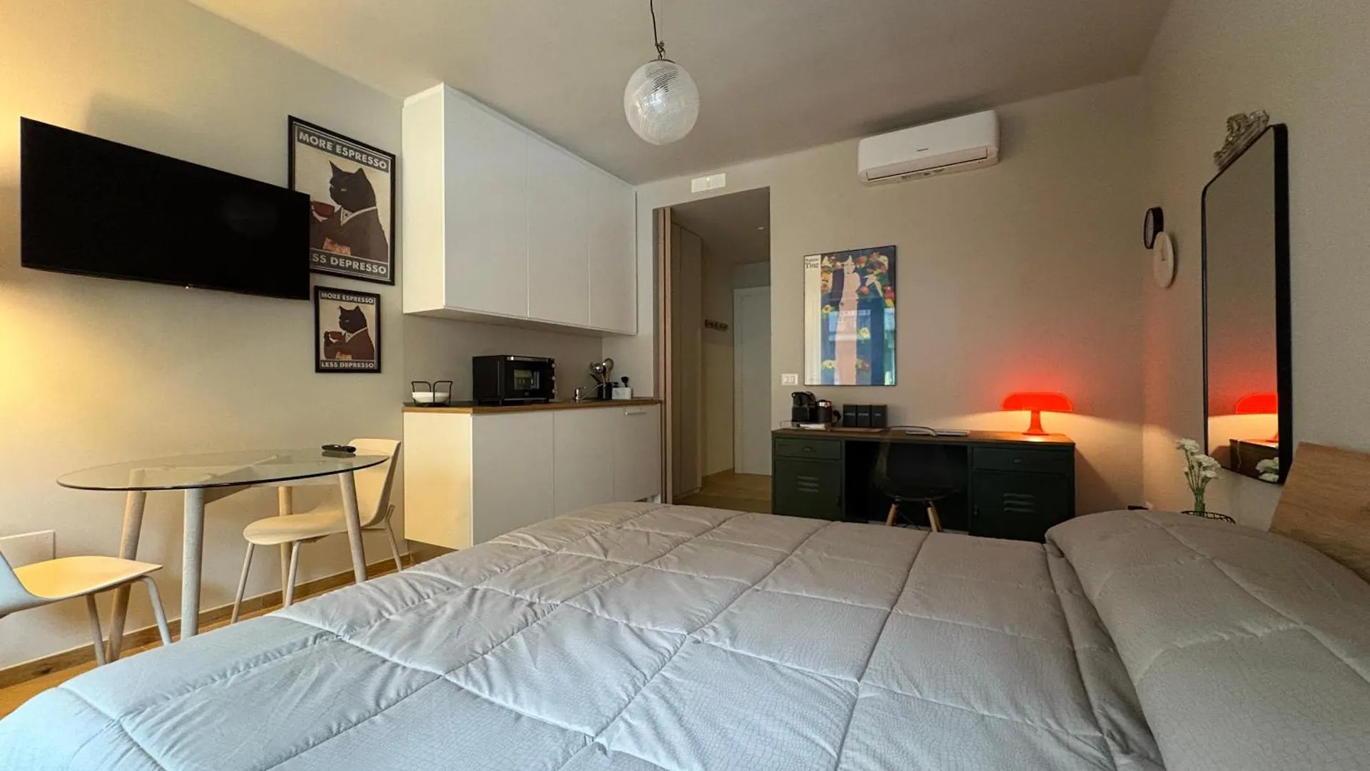 Alga Studio Flat Bari 0*,  Italy