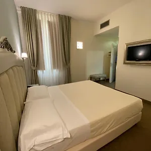 Otel Jr Oriente, Bari